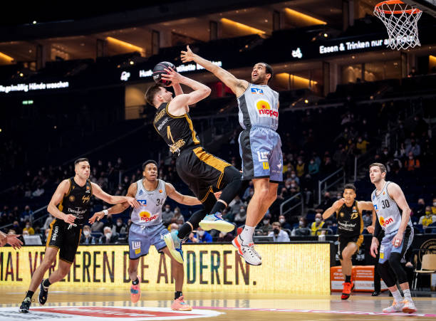 不断下滑 不断下滑